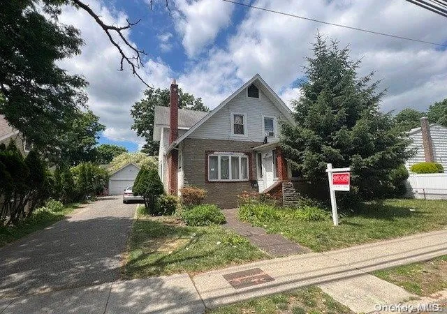 1st image of 1420 Grand Ave, Hempstead, NY 11510 | MLS# L3557881