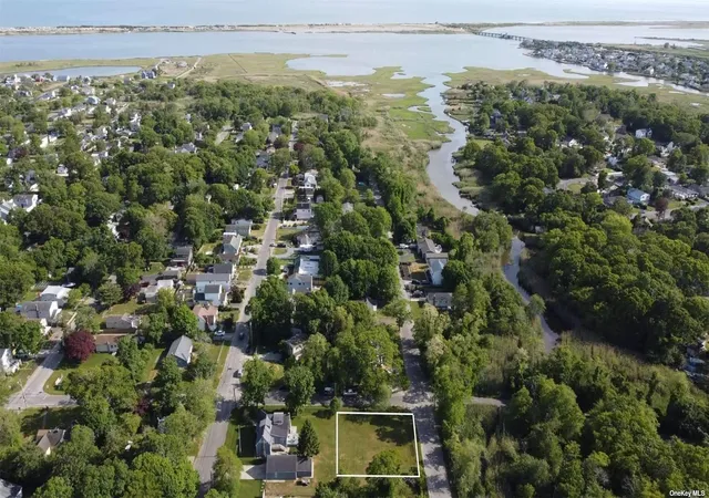 4th image of 105 Maywood Rd, Mastic Beach, NY 11951 | MLS# L3558358
