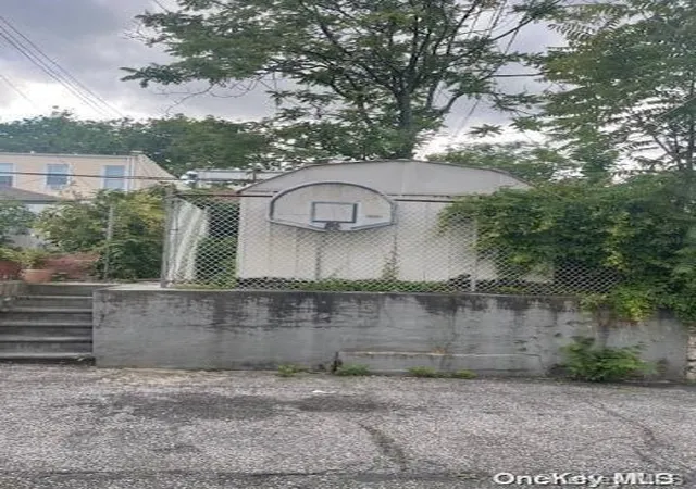 Photo 3 of Sale Pending at 30 50 86th St, East Elmhurst, NY 11369 | MLS# L3559161 | Listing updated on 2024-12-03