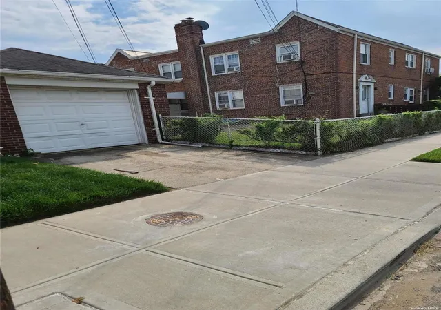 Photo 1 of Sale Pending at 105 01 225th St, Queens Village, NY 11429 | MLS# L3559386 | Listing updated on 2024-12-04