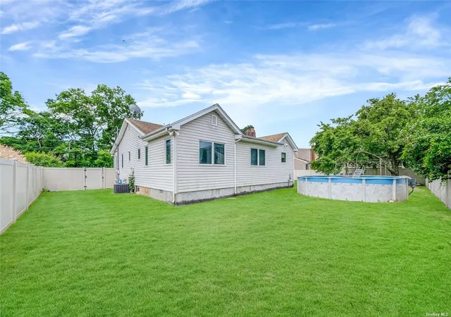 Photo 35 of Single family home for sale at 263 N Park Dr, Oyster Bay, NY 11758 | MLS# L3559928 | Listing updated on 2026-10-03
