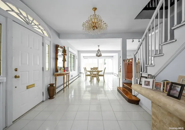 Photo 2 of Sale Pending at 207 15 39th Ave, Bayside, NY 11361 | MLS# L3561634 | Listing updated on 2024-12-03