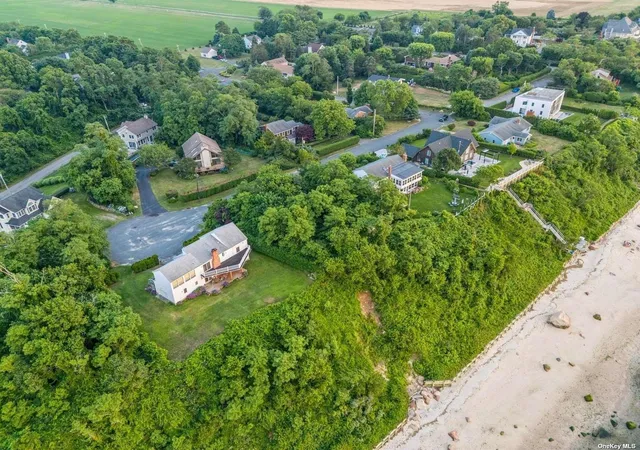2nd image of 895 Glen Ct, Cutchogue, NY 11935 | MLS# L3562073