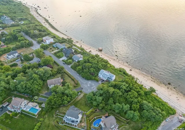 4th image of 895 Glen Ct, Cutchogue, NY 11935 | MLS# L3562073