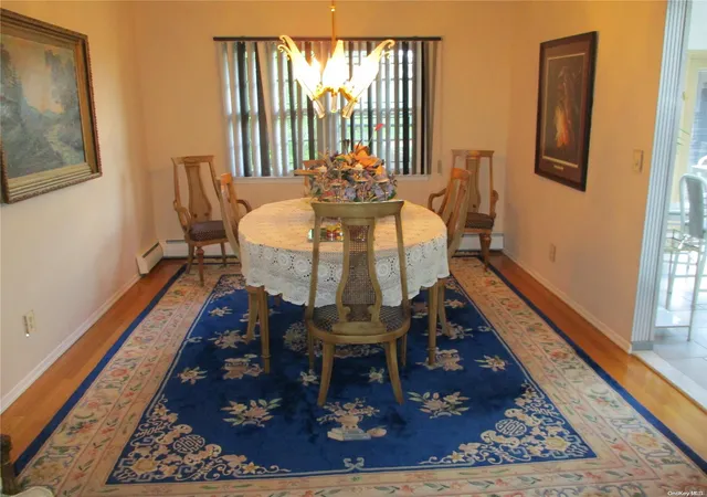 Photo 3 of Sale Pending at 750 University St, Valley Stream, NY 11581 | MLS# L3562193 | Listing updated on 2024-12-03