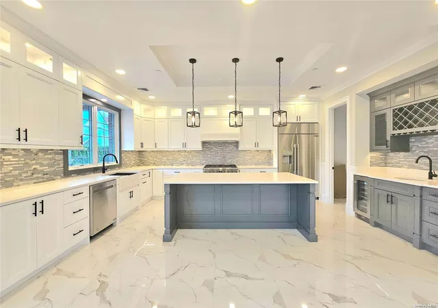 Photo 4 of Sale Pending at 150-26 Sullivan Dr, Whitestone, NY 11357 | MLS# L3563235 | Listing updated on 2026-07-22
