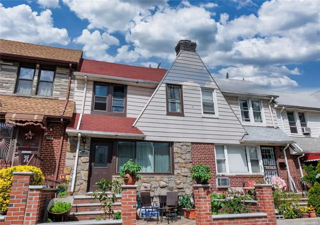 Photo 3 of Sale Pending at 30 26 87th St, East Elmhurst, NY 11369 | MLS# L3563426 | Listing updated on 2024-12-03