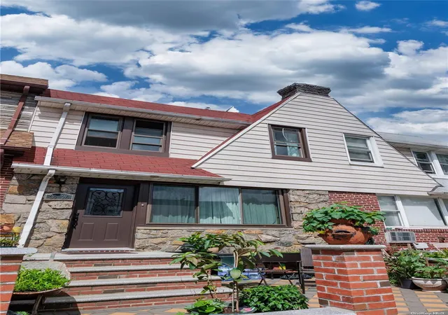 Photo 3 of Sale Pending at 30-26 87Th St, East Elmhurst, NY 11369 | MLS# L3563426 | Listing updated on 2024-12-03