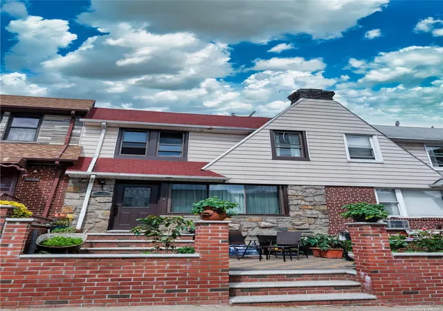 Photo 4 of Sale Pending at 30-26 87Th St, East Elmhurst, NY 11369 | MLS# L3563426 | Listing updated on 2024-12-03