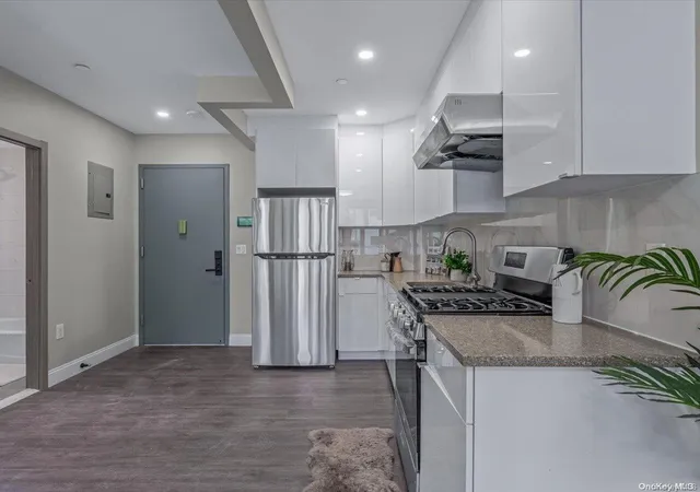 Photo 2 of Sale Pending at 163-07 72Nd Ave #2D, New York, NY 11365 | MLS# L3563444 | Listing updated on 2024-12-12