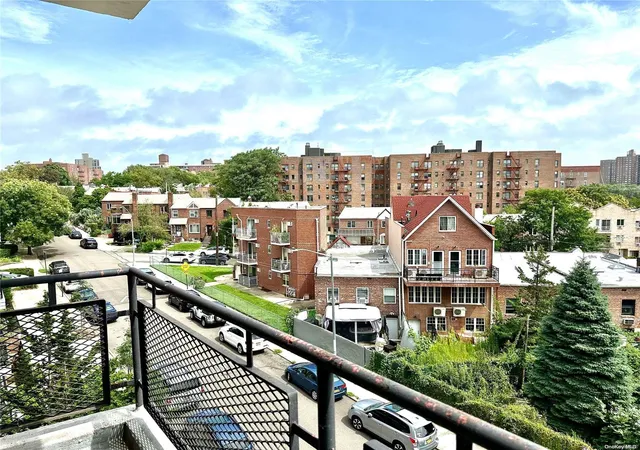 1st image of 67 50 Thornton Pl #4D, Forest Hills, NY 11375 | MLS# L3564241