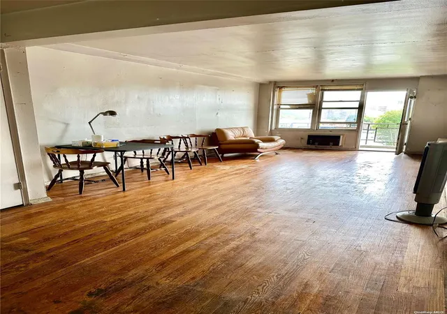 2nd image of 67 50 Thornton Pl #4D, Forest Hills, NY 11375 | MLS# L3564241