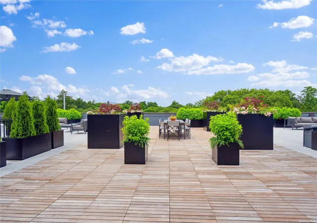 Photo 3 of Condo for sale at 218 Middle Neck Rd #205, North Hempstead, NY 11021 | MLS# L3569427 | Listing updated on 2026-09-27