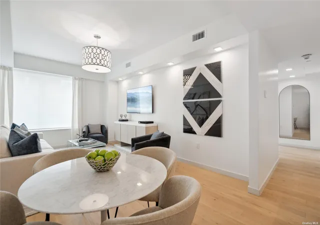 Photo 2 of Condo for sale at 218 Middle Neck Rd #107, North Hempstead, NY 11021 | MLS# L3569433 | Listing updated on 2026-09-27