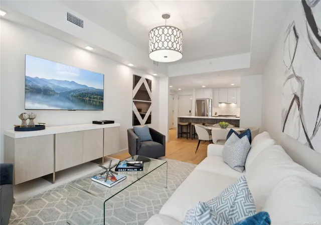 Photo 2 of Condo for sale at 218 Middle Neck Rd #108, Great Neck, NY 11021 | MLS# L3569436 | Listing updated on 2026-09-27