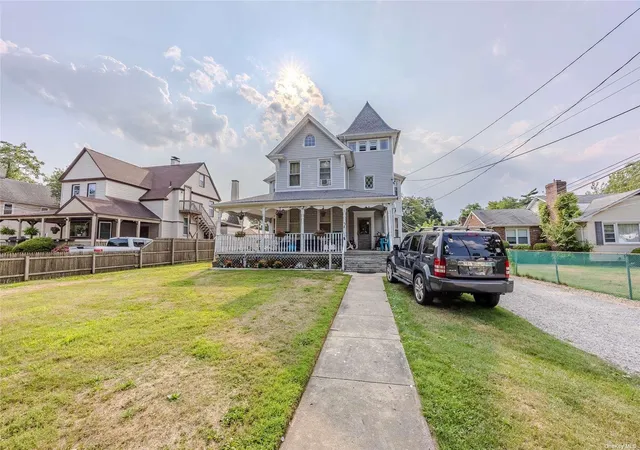 1st image of 38 Park Ave, Amityville, NY 11701 | MLS# L3570613