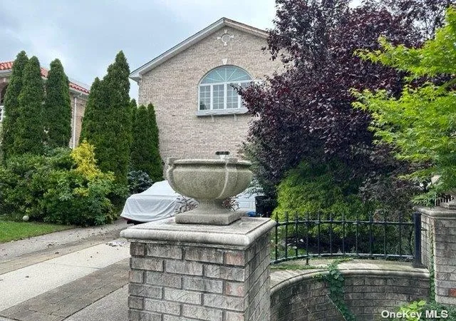 3rd image of 150-123 Powells Cove Blvd, Whitestone, NY 11357 | MLS# L3571422