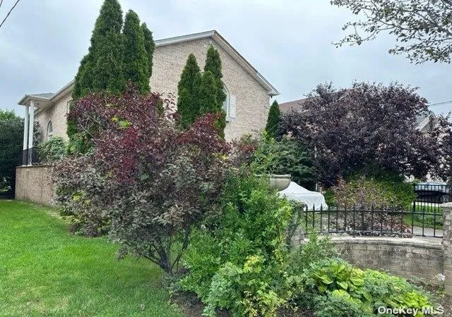 5th image of 150-123 Powells Cove Blvd, Whitestone, NY 11357 | MLS# L3571422