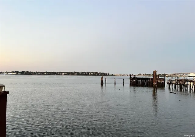 10th image of 150 123 Powells Cove Blvd, Whitestone, NY 11357 | MLS# L3571422