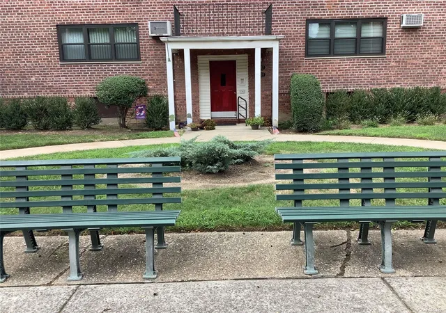 2nd image of 80 35 Shore Parkway #274, Howard Beach, NY 11414 | MLS# L3571735