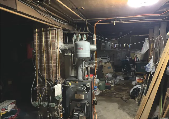 4th image of 27 Jane St, North Hempstead, NY 11577 | MLS# L3571755