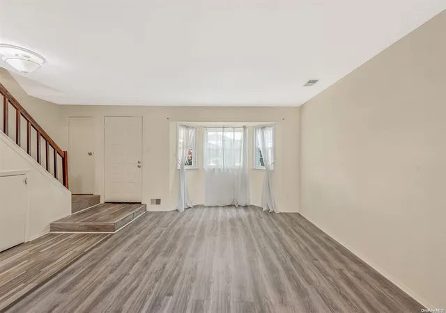 4th image of 22 Sunhollow Court #22, Deer Park, NY 11729 | MLS# L3571968