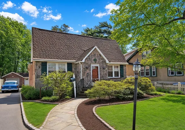 Photo 1 of Sale Pending at 138 Hewlett Ave, Hempstead, NY 11566 | MLS# L3572089 | Listing updated on 2026-09-04
