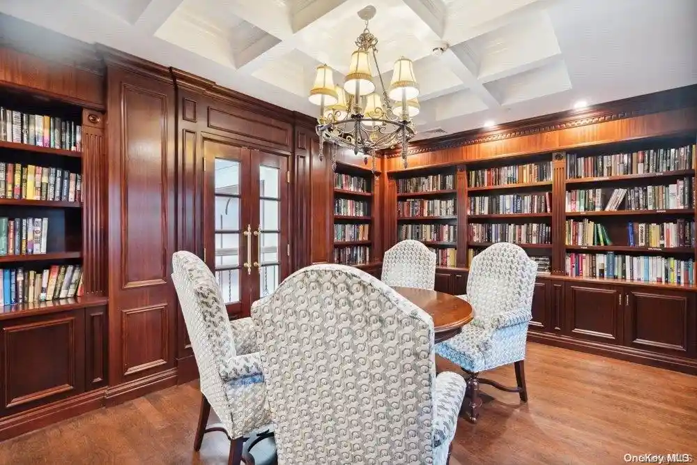 Listing Photo 36 - Condo for sale in 30 Shady Ln located at 30 Shady Ln, Westbury, NY 11590 - Unit #30-301