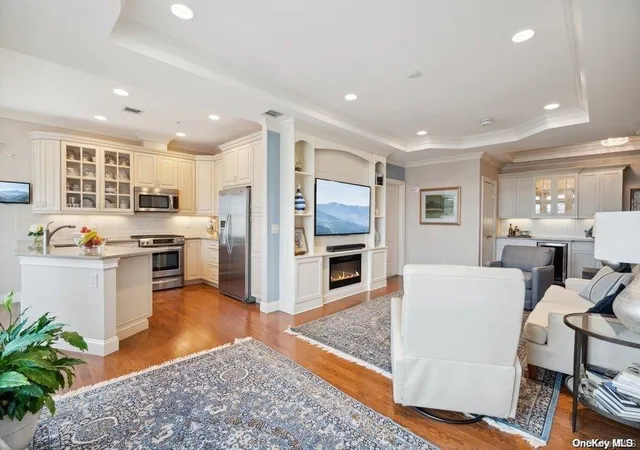 3rd image of 30 Shady Ln #30-301, North Hempstead, NY 11590 | MLS# L3572301