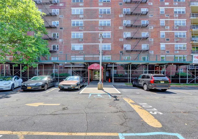 Photo 2 of House for sale at 151-31 88Th St #6H, Howard Beach, NY 11414 | MLS# L3572872 | Listing updated on 2026-10-07