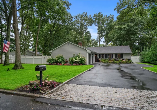 27th image of 8 Balfour Ln, Stony Brook, NY 11790 | MLS# L3573181