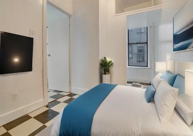 5th image of 76 Richardson St, New York, NY 11211
