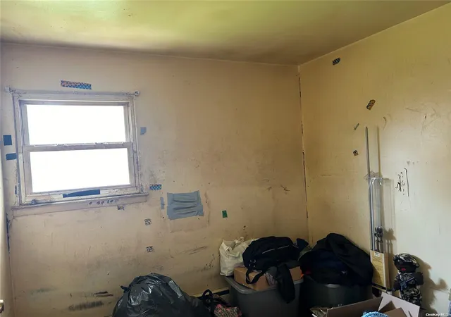 5th image of 15 Willow St, Wheatley Heights, NY 11798 | MLS# L3575674