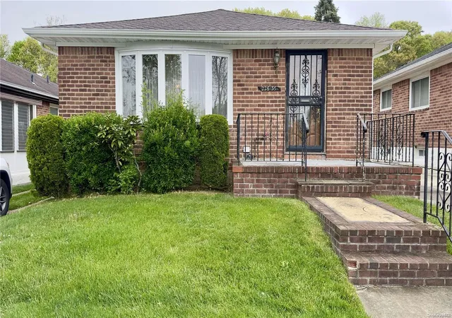 Photo 1 of Sale Pending at 226 35 76th Rd, Oakland Gardens, NY 11364 | MLS# L3576333 | Listing updated on 2024-12-03
