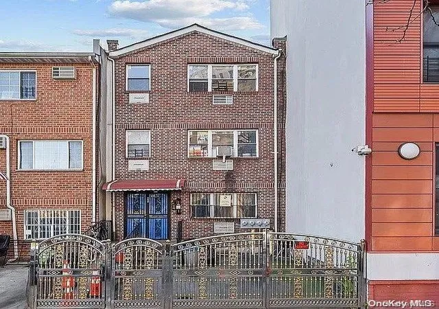 Photo 1 of Sale Pending at 974 Dekalb Ave, Brooklyn, NY 11221 | MLS# L3576550 | Listing updated on 2024-12-04