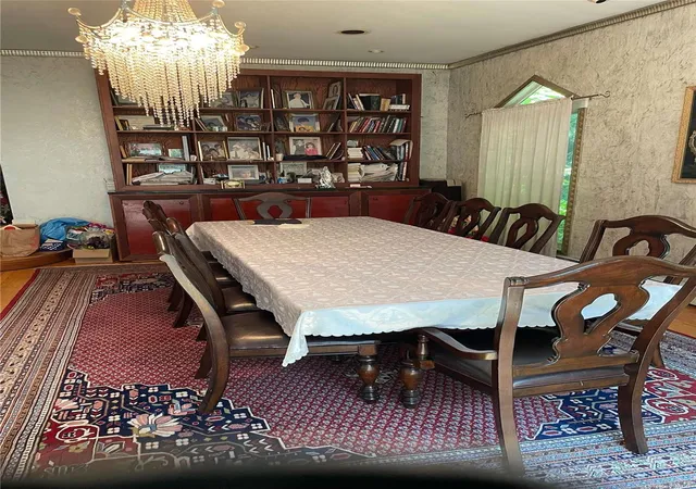 1st image of 5 Devonshire Ln, North Hempstead, NY 11023 | MLS# L3576788