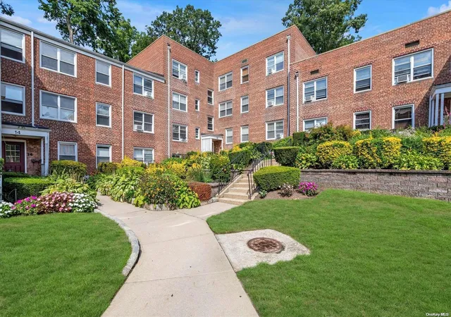 Stock Cooperative at 16 Edwards St #3F, Roslyn Heights, NY 11577 | MLS# L3577468 | | Sold on 2025-05-22