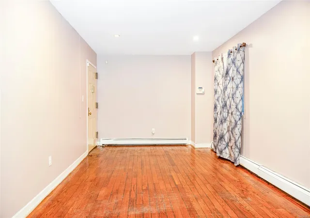 Photo 3 of Sale Pending at 197 21 Carpenter Ave #1G, Hollis, NY 11423 | MLS# L3577586 | Listing updated on 2025-05-16