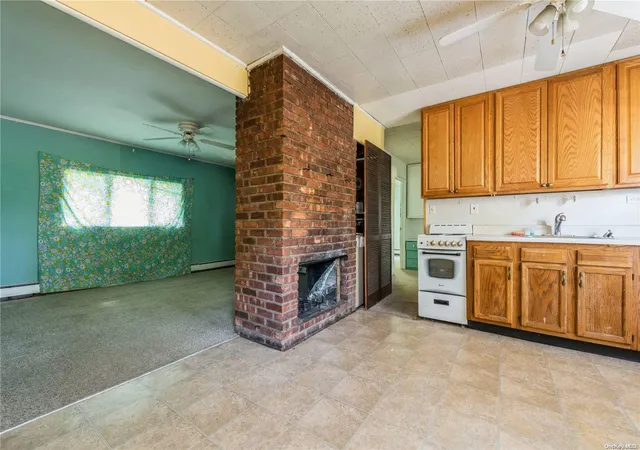 3rd image of 48 Bloomingdale Rd, Levittown, NY 11756 | MLS# L3578115