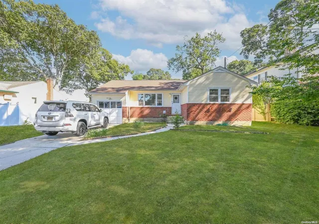 1st image of 70 Farmers Ave, Bethpage, NY 11714 | MLS# L3578311