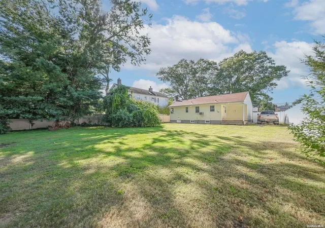 2nd image of 70 Farmers Ave, Bethpage, NY 11714 | MLS# L3578311