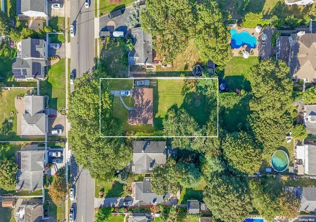 3rd image of 70 Farmers Ave, Bethpage, NY 11714 | MLS# L3578311