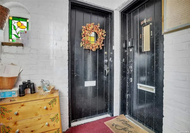 Photo 3 of Sale Pending at 242 16 Pine St, Little Neck, NY 11363 | MLS# L3578334 | Listing updated on 2025-01-30