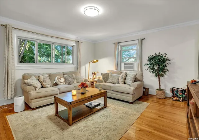 Photo 4 of Sale Pending at 242-16 Pine St, Little Neck, NY 11363 | MLS# L3578334 | Listing updated on 2025-01-30