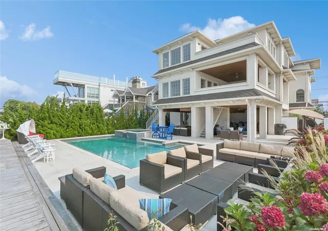 1st image of 853 W Park Ave, Long Beach, NY 11561 | MLS# L3578465