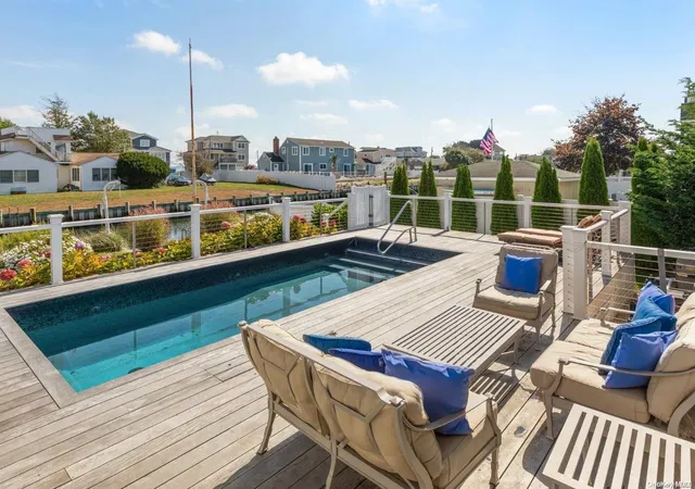 Single Family Residence at 13 Marlin Rd, East Quogue, NY 11942 | MLS# L3579457 |  | Sold on 2025-03-03