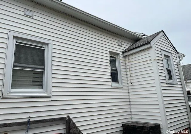 Photo 2 of Multi family home for sale at 742 S 9th St, Lindenhurst, NY 11757 | MLS# L3579609 | Listing updated on 2026-10-06