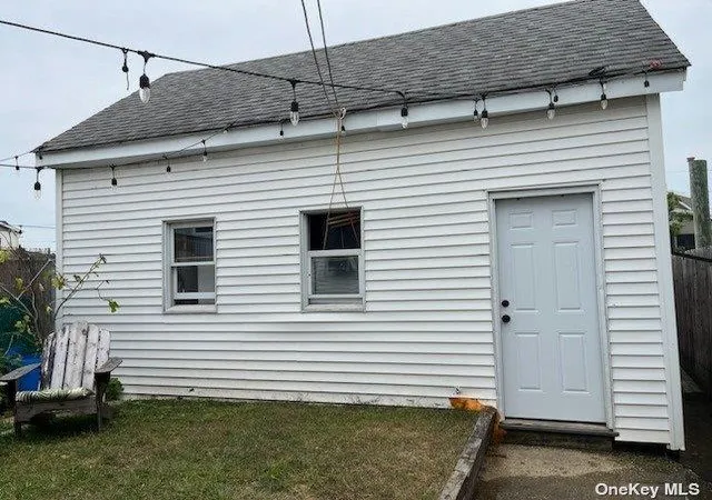 4th image of 742 S 9Th St, Lindenhurst, NY 11757 | MLS# L3579609