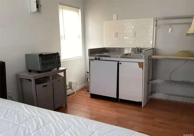 5th image of 742 S 9Th St, Lindenhurst, NY 11757 | MLS# L3579609