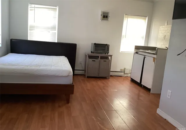 8th image of 742 S 9th St, Lindenhurst, NY 11757 | MLS# L3579609